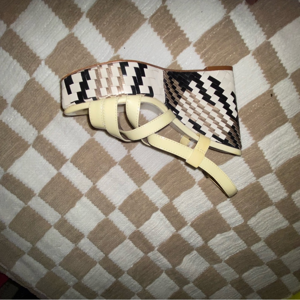 Cole Haan Sandals - Cream/white and Black 7.5-8 - Picture 7 of 7